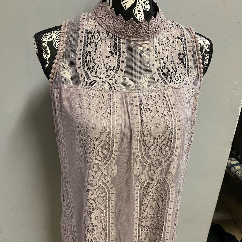 Shannon Ford New York top